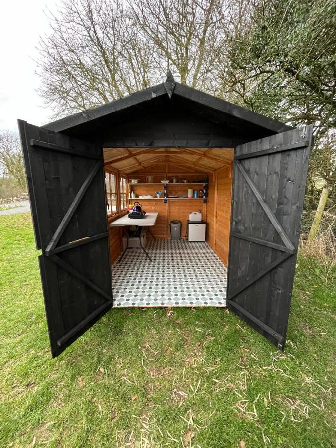 1 Glamping Tent With Kitchen & Electric On Small Family Campsite, No Bedding Supplied Narberth Eksteriør bilde